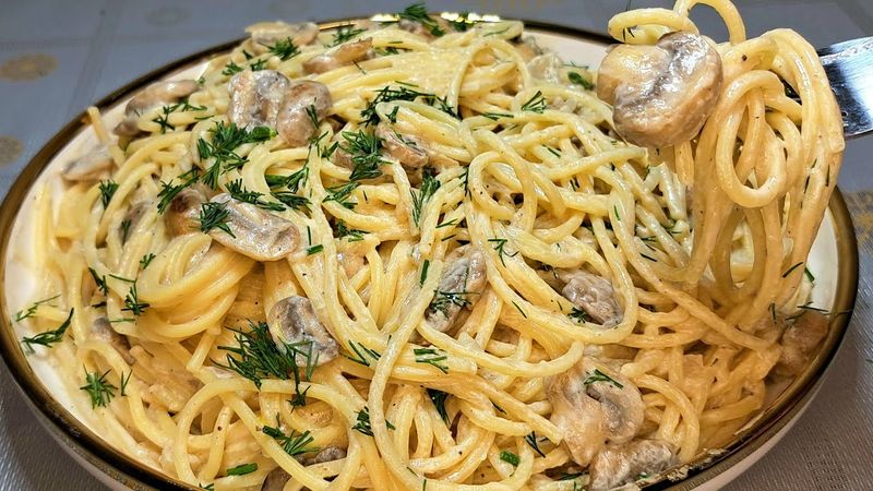Паста с грибами и сыром